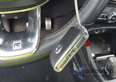 2019 Volvo Xc40 T4 R-Design z USA, uszkodzony, nr VIN YV4AC2HM4K2113680